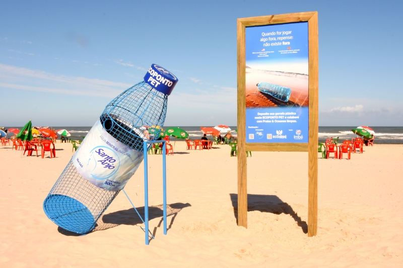 Estrutura de ferro foi colocada entre as guaritas 133 e 134 na praia