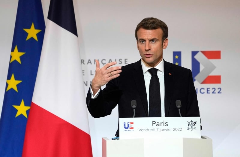 O presidente francês, Emmanuel Macron, disse que a Europa precisa "acordar e se defender sozinha"