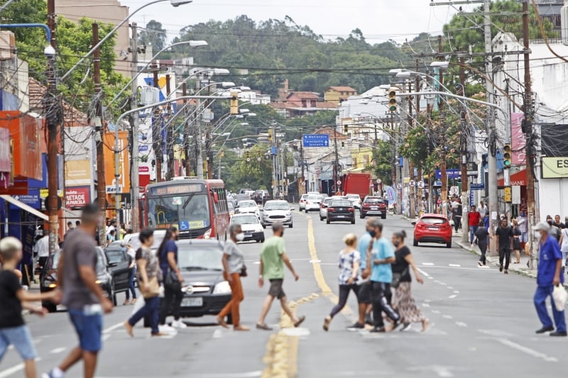 De acordo com dados do Censo 2022 do IBGE, moram no bairro por volta de 12 mil pessoas 