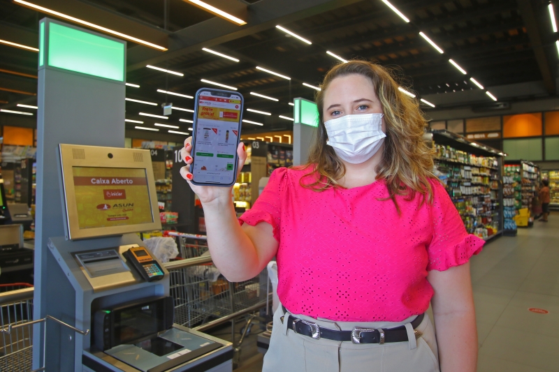 Luiza atua diretamente nas ações online, que incluem app e ainda opções para pagar compras