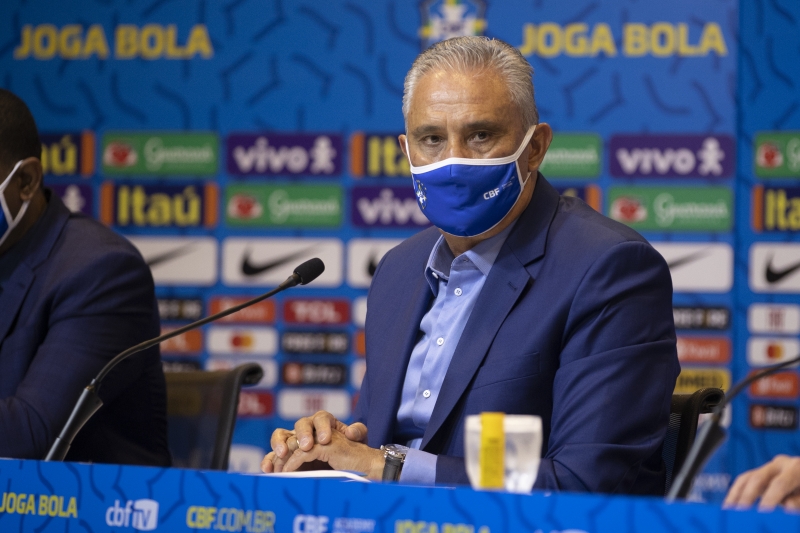 Tite não convocou o lateral-esquerdo Renan Lodi por ele não estar com o esquema vacinal completo