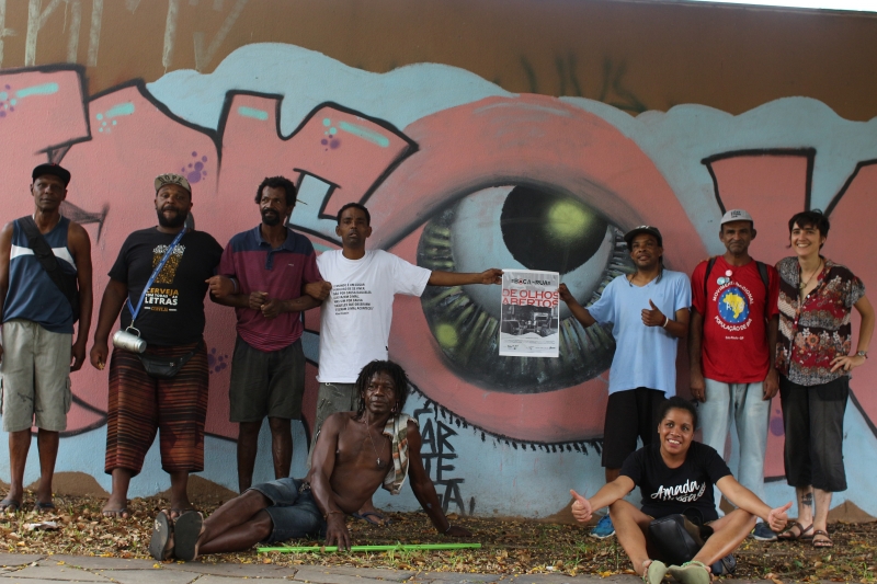 Documentário conta a história dos responsáveis pela produção e venda do jornal Boca de Rua, veículo impresso com mais de 20 anos de atividades