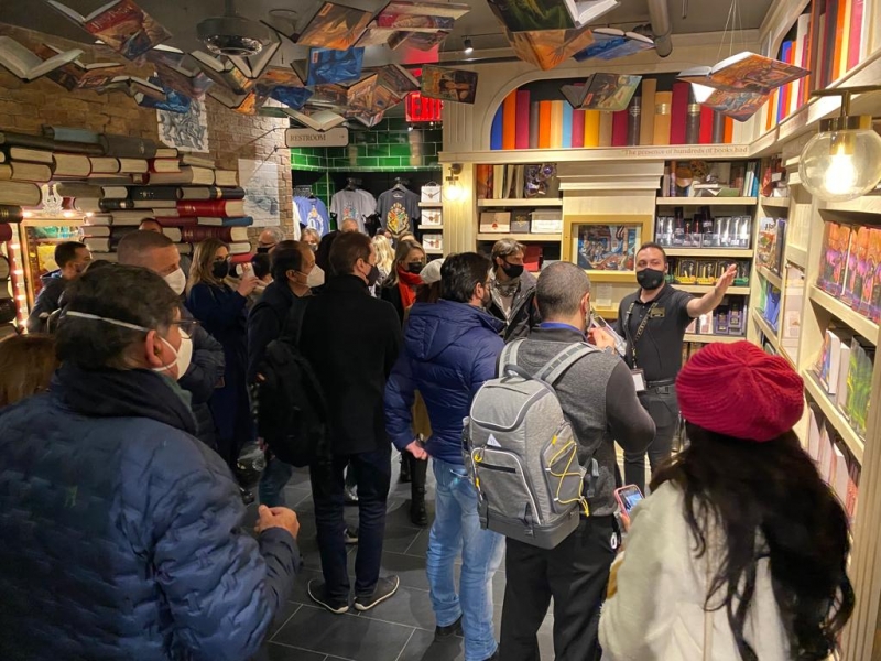 {'nm_midia_inter_thumb1':'https://www.jornaldocomercio.com/_midias/jpg/2022/01/14/206x137/1_whatsapp_image_2022_01_14_at_20_23_16-9519382.jpeg', 'id_midia_tipo':'2', 'id_tetag_galer':'', 'id_midia':'61e21f8818adb', 'cd_midia':9519382, 'ds_midia_link': 'https://www.jornaldocomercio.com/_midias/jpg/2022/01/14/whatsapp_image_2022_01_14_at_20_23_16-9519382.jpeg', 'ds_midia': 'Minuto Varejo - Harry Potter Store - &aacute;rea de livros da s&eacute;rie de filmes - Nova York', 'ds_midia_credi': 'PATRICIA COMUNELLO/ESPECIAL/JC', 'ds_midia_titlo': 'Minuto Varejo - Harry Potter Store - &aacute;rea de livros da s&eacute;rie de filmes - Nova York', 'cd_tetag': '1', 'cd_midia_w': '800', 'cd_midia_h': '600', 'align': 'Left'}