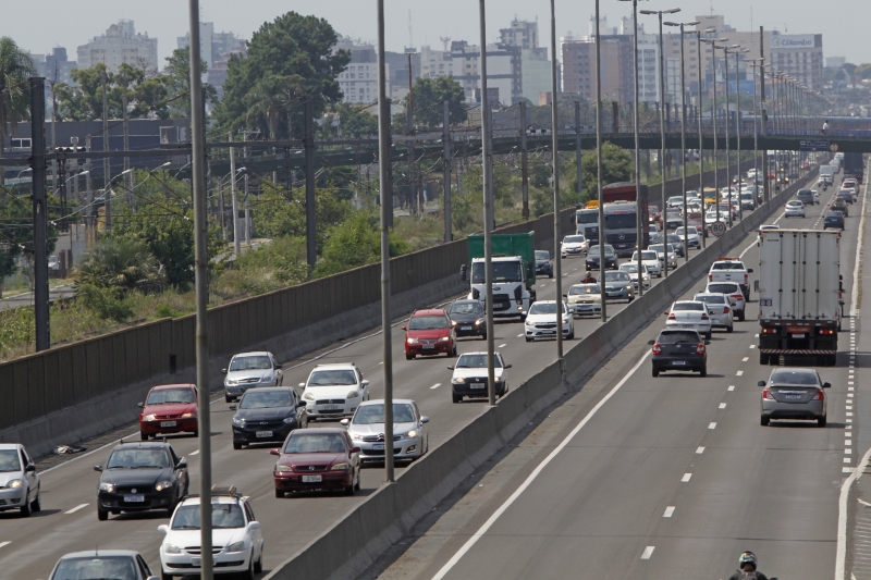 Nas projeções para 2024, a Fenabrave espera uma elevação de 12% na venda de carros.