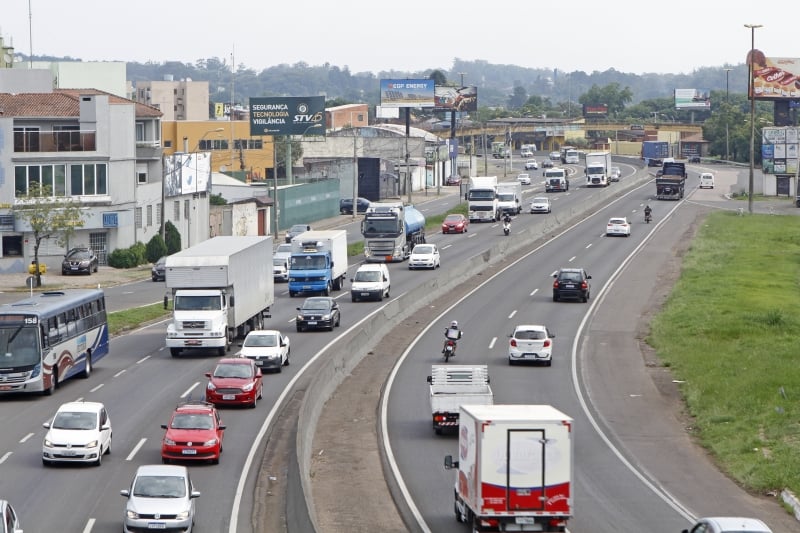 Rodovia apresenta congestionamentos diários, principalmente nos horários das 7h e das 18h