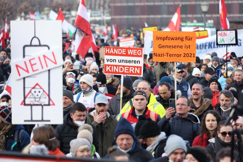 Milhares de austríacos têm se manifestado há meses, quase todos os fins de semana, contra o projeto de lei