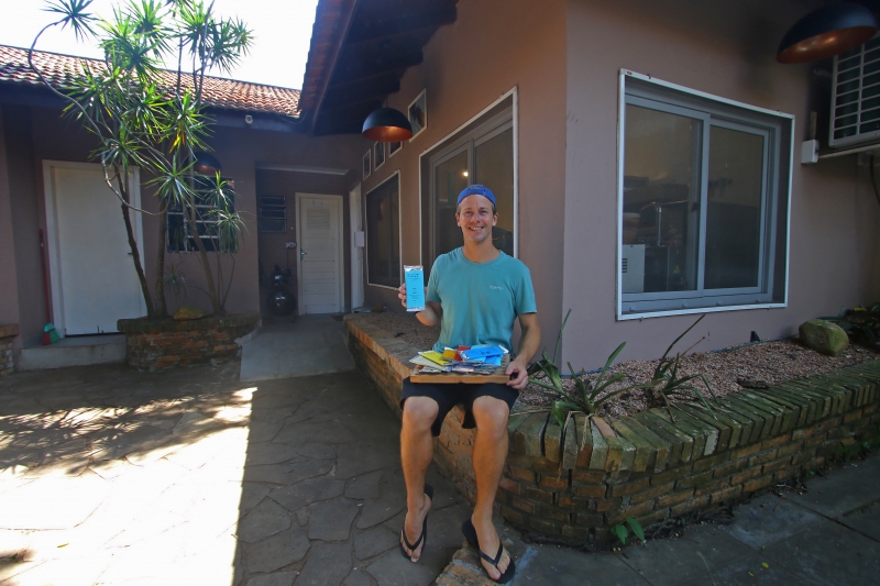 Andr&eacute; vende, em m&eacute;dia, 7 mil barras por m&ecirc;s pelo Pa&iacute;s Foto: LUIZA PRADO/JC