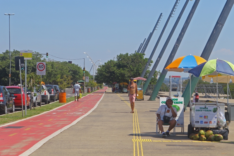 {'nm_midia_inter_thumb1':'https://www.jornaldocomercio.com/_midias/jpg/2022/01/22/206x137/1_lp_220122___calor__8_-9525183.jpg', 'id_midia_tipo':'2', 'id_tetag_galer':'', 'id_midia':'61ec626b1cc8c', 'cd_midia':9525183, 'ds_midia_link': 'https://www.jornaldocomercio.com/_midias/jpg/2022/01/22/lp_220122___calor__8_-9525183.jpg', 'ds_midia': 'Previsão de um dos dias mais quentes das últimas décadas. Fotos de termômetros, orla, avenidas e Redenção', 'ds_midia_credi': 'LUIZA PRADO/JC', 'ds_midia_titlo': 'Previsão de um dos dias mais quentes das últimas décadas. Fotos de termômetros, orla, avenidas e Redenção', 'cd_tetag': '1', 'cd_midia_w': '800', 'cd_midia_h': '533', 'align': 'Left'}