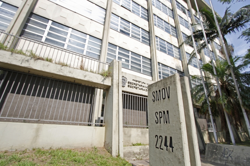 Edifício fica na avenida Borges de Medeiros, nº 2.244, próximo da esquina com a avenida Ipiranga