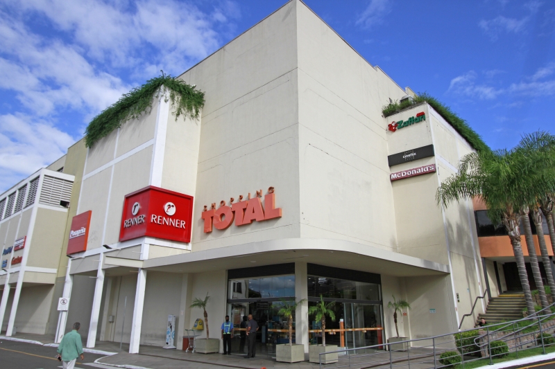 Lojas sempre participam da campanha de descontos, mas agora envolvimento é da operação 