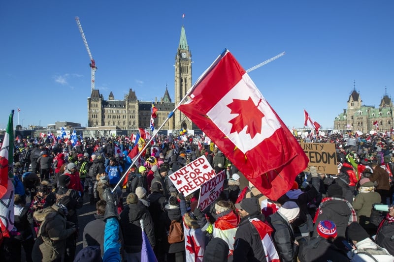 No sábado (29), milhares de pessoas protestaram em Ottawa contra tomar a vacina da Covid-19