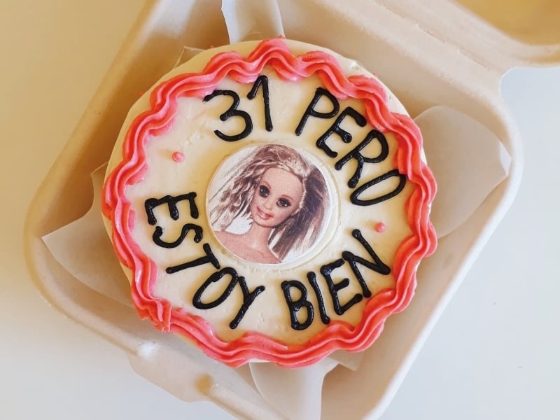 Conheça os bentô cakes, bolinhos na marmita com frases e desenhos engraçados