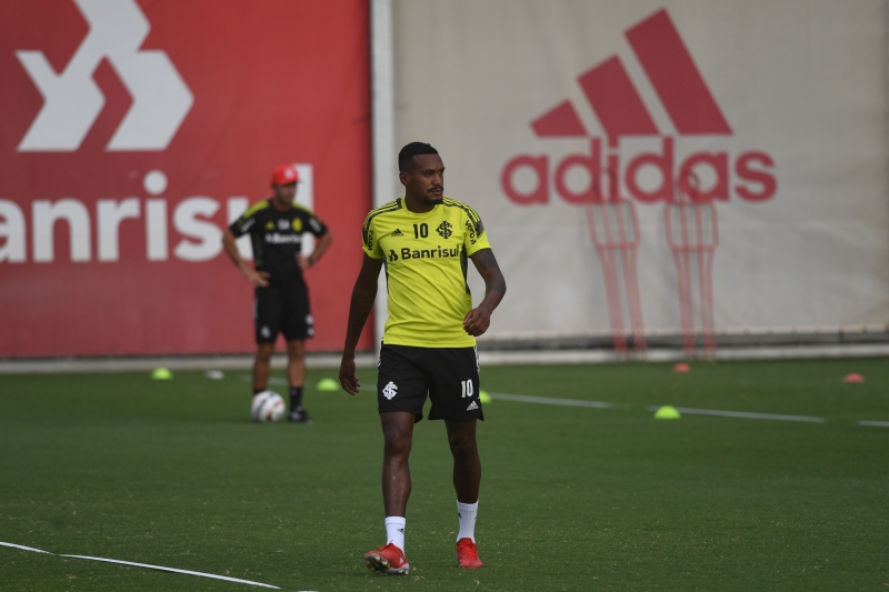 Colorado Edenilson acusa lateral Rafael Ramos de o ter chamado de macaco