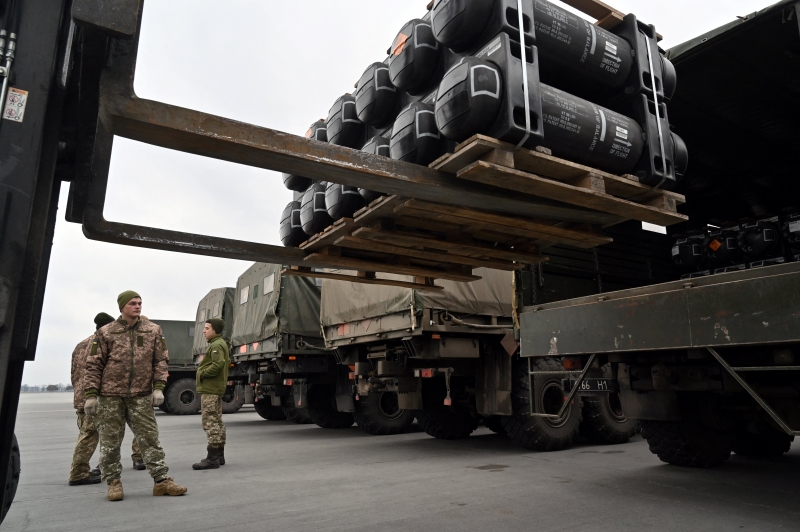 Aliados ocidentais da Ucrânia enviaram carregamentos de armas militares de ponta desde a invasão russa há três meses