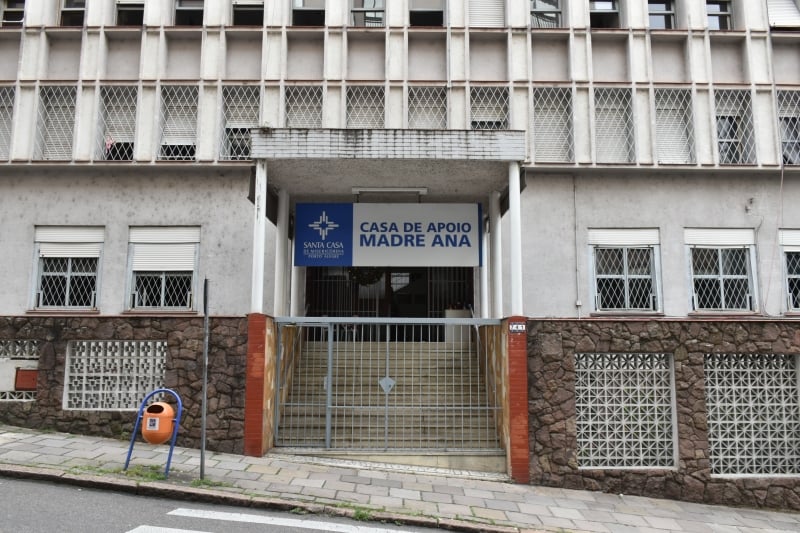 Na residência, além de moradia, hóspedes recebem cinco refeições diárias