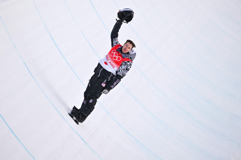Shaun White deixa as pistas após ter conquistado três ouros olímpicos no half-pipe
