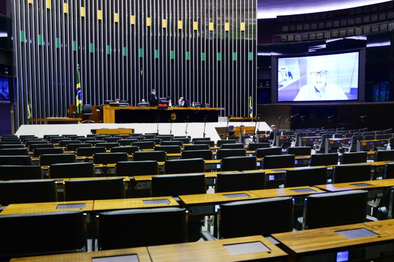 As 31 cadeiras do Estado no Parlamento ficaram com 14 partidos; maior número ficou com a federação PT-PCdoB