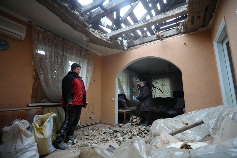 Cerca de 600 explosões foram registradas na manhã de sexta-feira (18) no leste da Ucrânia