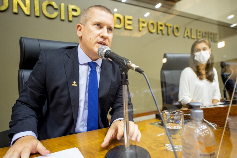 Depois da apresentação das contas de 2021, vereadores questionaram  Fantinel sobre o superávit de R$ 789 milhões 