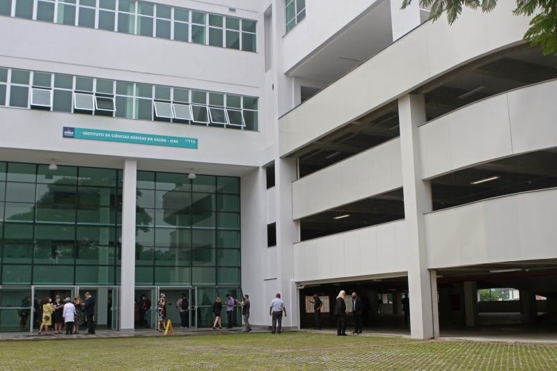 Obra foi concluída oito anos após a assinatura do contrato 