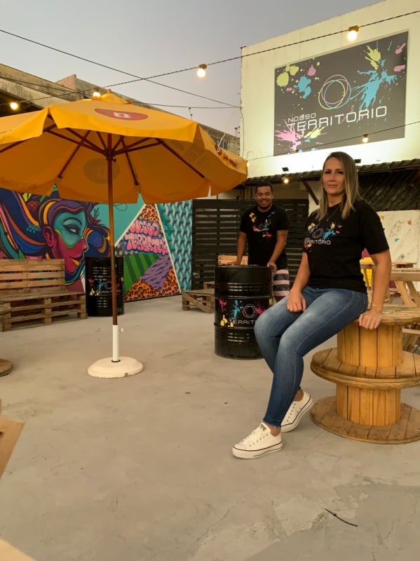 Thiago Luiz Vargas e Bianca Gil s&atilde;o s&oacute;cios do Nosso Territ&oacute;rio, que abriu em dezembro Foto: NOSSO TERRIT&Oacute;RIO/DIVULGA&Ccedil;&Atilde;O/JC