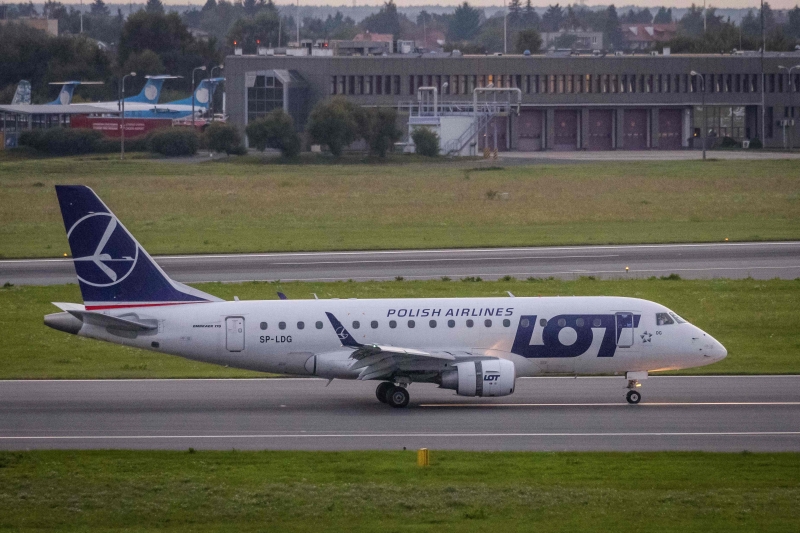 Companhia aérea polonesa LOT divulgou a suspensão dos seus voos para Moscou e São Petersburgo, na Rússia