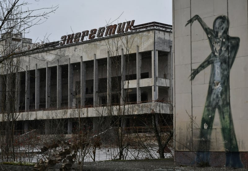 As forças russas também se retiraram da cidade vizinha de Slavutich, onde vivem os trabalhadores da usina