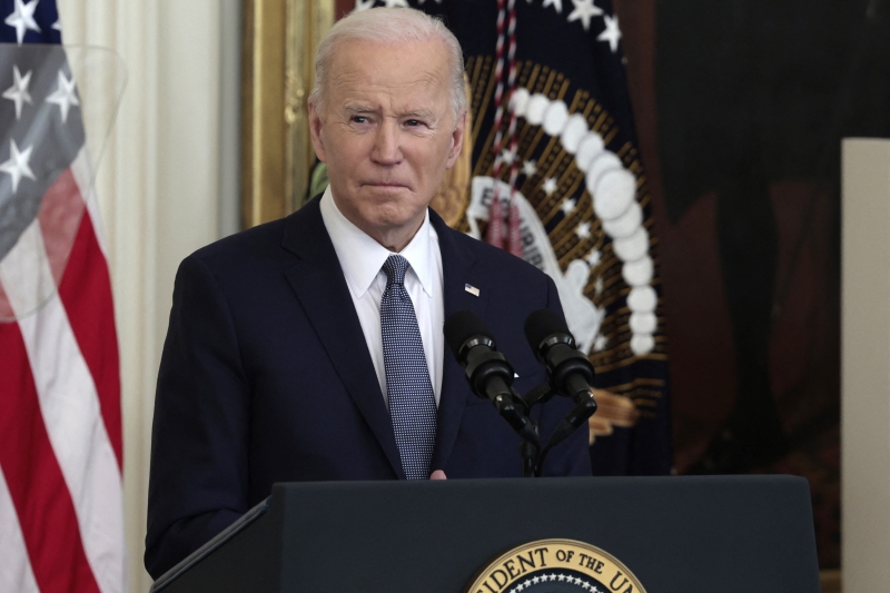 O presidente Biden falou sobre a ajuda dos Estados Unidos à Ucrânia, incluindo entregas de assistência de segurança, apoio econômico e ajuda humanitária.