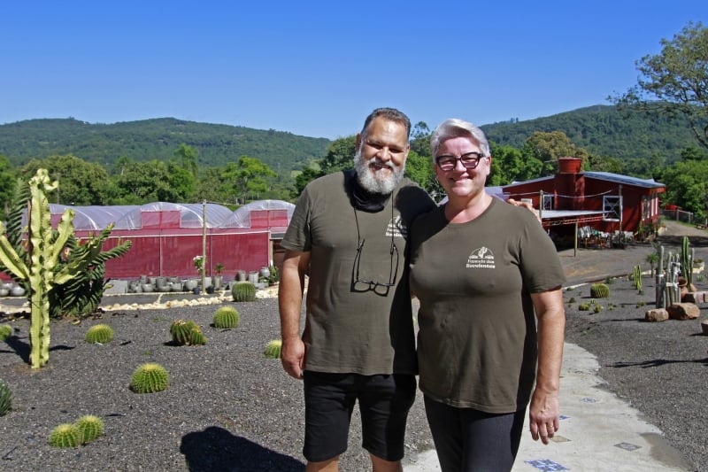 Neri e Angela da Costa tinham uma loja no centro da cidade antes do novo neg&oacute;cio Foto: LUIZA PRADO/JC