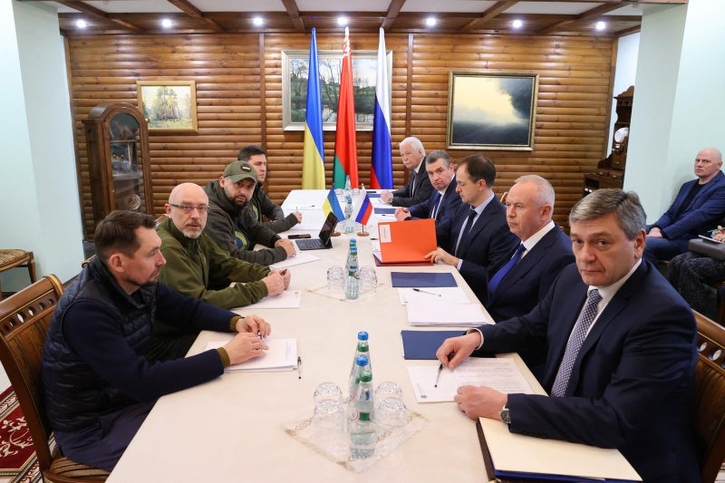 A terceira rodada de negociações entre Rússia e Ucrânia ocorreu nesta segunda-feira (7) em Belarus