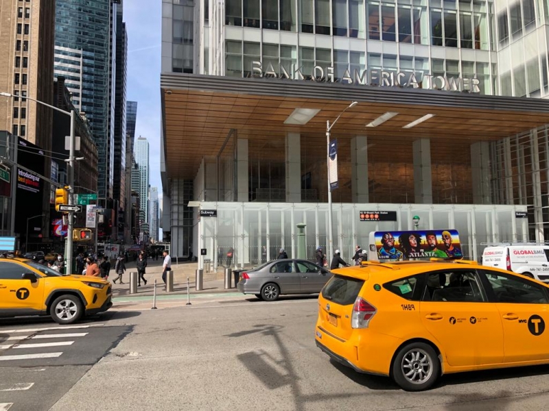 Eduardo Leite esteve na sede do Bank of America em Nova York