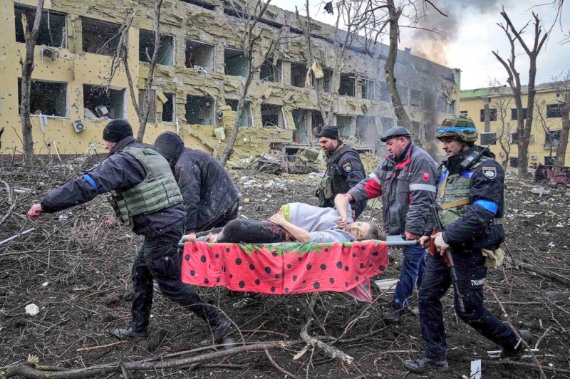 Apesar do progresso nas negociações de paz, as cidades ucranianas continuam sob forte bombardeio