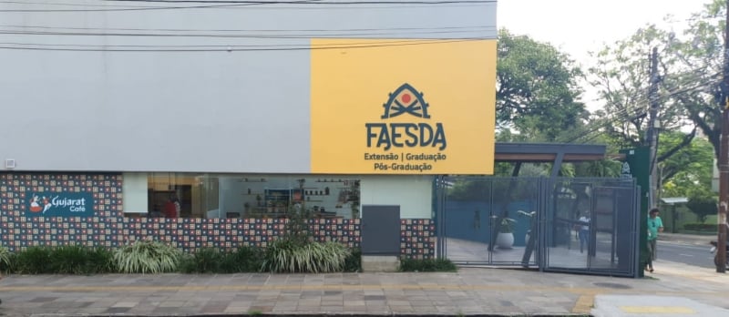 Instituição que ministra cursos sobre práticas como yoga e ayurveda recebeu status recentemente