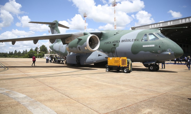 Os dois aviões da FAB que repatriaram 42 brasileiros pousaram nesta quinta-feira (10), em Recife