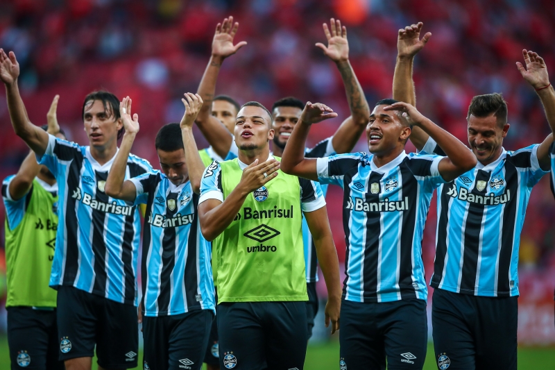 Vitória de 3 a 0 recupera o ânimo no vestiário gremista após sequência de maus resultados