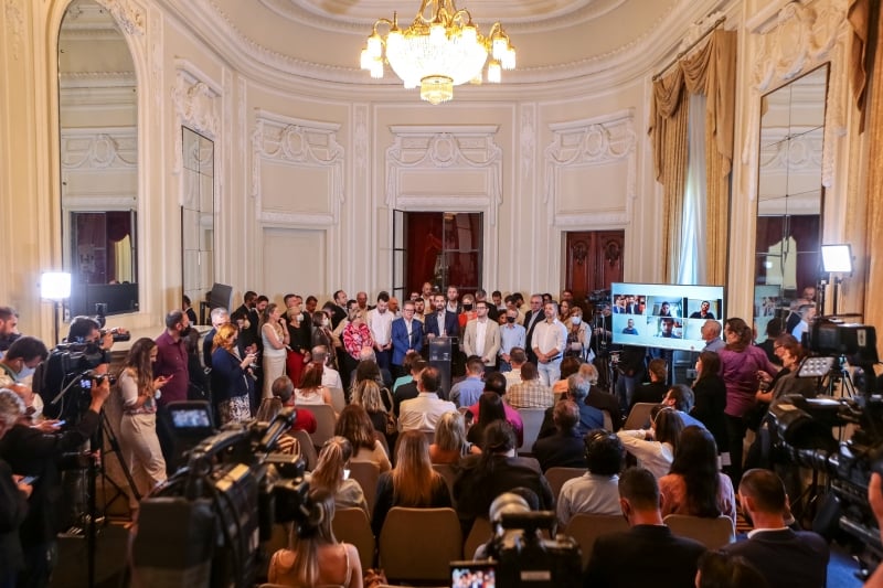 Comunicado foi feito em uma coletiva de imprensa, no Pal&aacute;cio Piratini