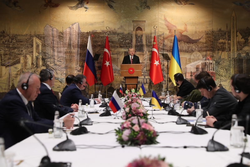 As duas delegações discutiram o cessar-fogo e garantias de segurança internacional para a Ucrânia