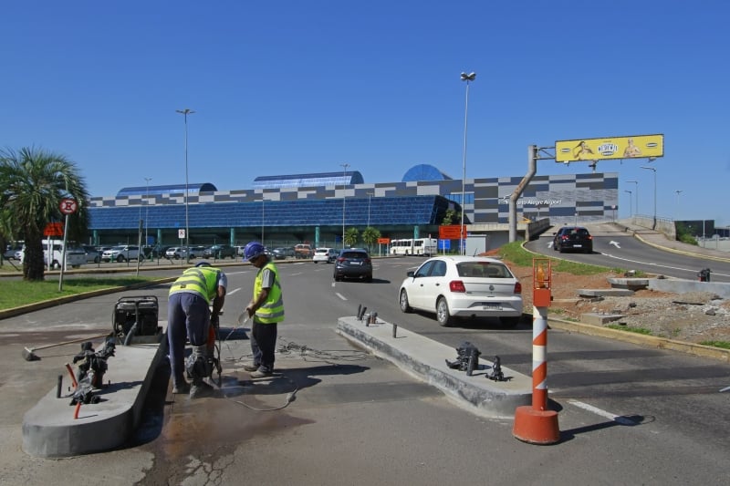 Aeroporto vai colocar cancelas para dosar tempo de embarque e desembarque de carros particulares