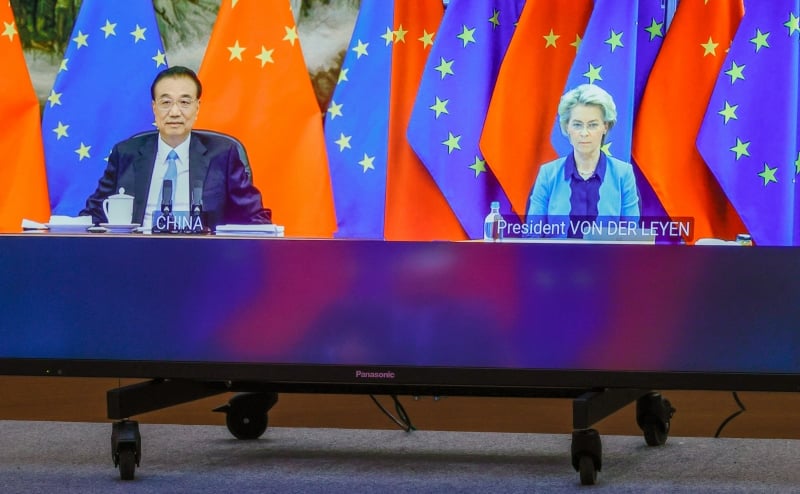 Primeiro-ministro chinês disse aos líderes da UE que a China sempre buscou a paz e promoveu negociações, segundo a emissora estatal chinesa, CCTV