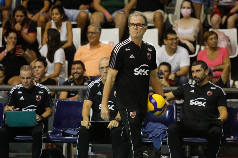 Fora do comando da seleção francesa, Bernardinho segue treinando o Sesc/Flamengo 