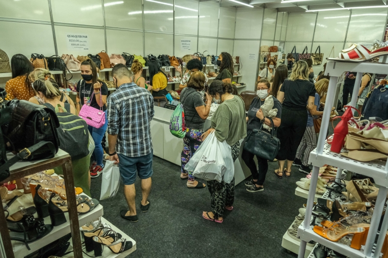 Consumidores devem encontrar opções com descontos, além de nova coleção outono/inverno