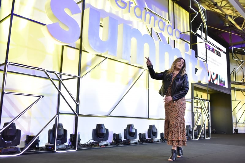 Kim Farrell, diretora de marketing do TikTok na Am&eacute;rica Latina e Estados Unidos: "o que as pessoas mais precisam &eacute; de&nbsp;senso de pertencimento" Foto: CASSIO BREZOLLA/Gramado Summit/Divulga&ccedil;&atilde;o/JC