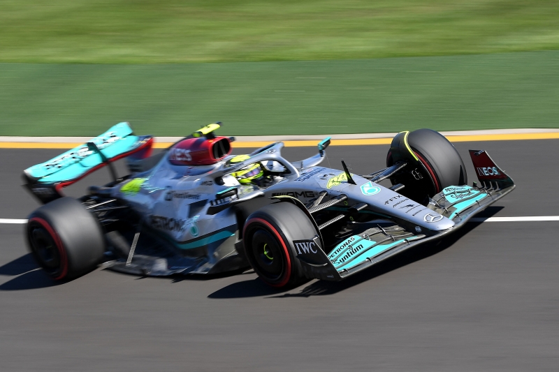 Ainda sem encontrar o melhor desempenho do carro, Lewis Hamilton segue sofrendo na temporada