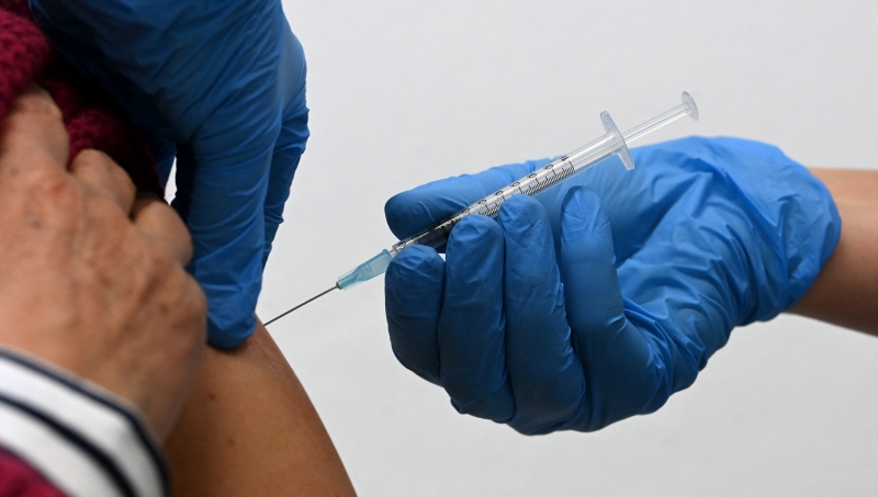 A Saúde tem um contrato em vigor com a farmacêutica Pfizer para aquisição de vacinas contra o vírus