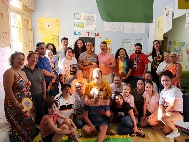 Organização atua de forma articulada com diversas ações para o público