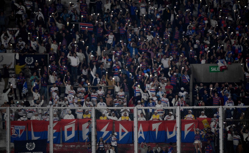 Não existe futebol sem torcida, inclusive no futebol feminino, by Zion  Aang Bolt