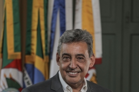 Retrato oficial do Prefeito de Porto Alegre, Sebastião Melo 