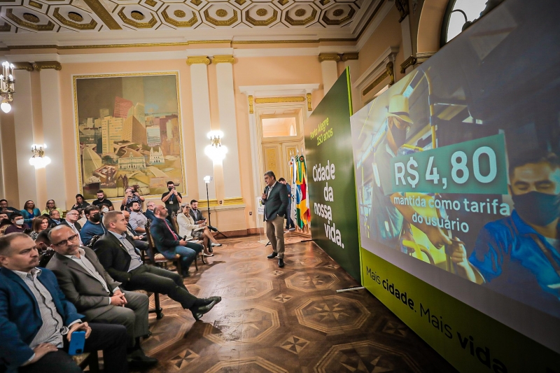 Melo anunciou a manutenção do valor da tarifa e outras ações