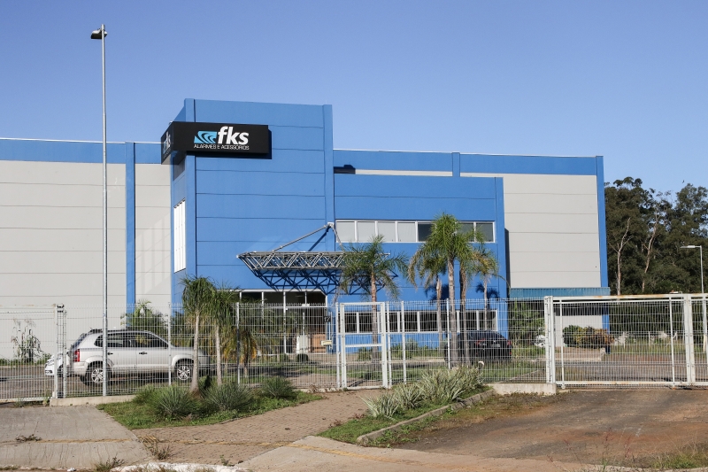 FKS está instalada no local desde 2019 e produz sistemas eletrônicos de segurança