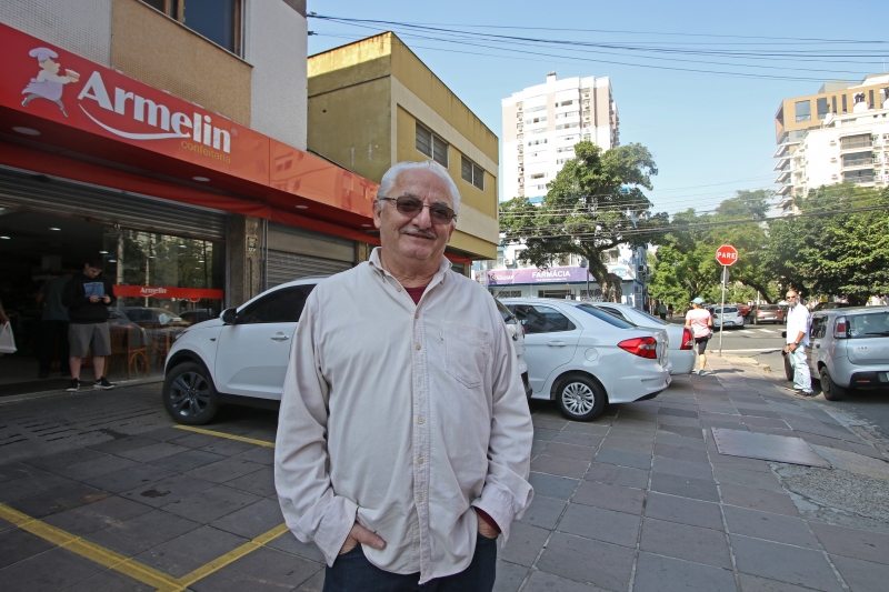 Produção do especial do GeraçãoE no bairro Menino Deus
Na foto: Luiz Armelin, da Armelin Foto: LUIZA PRADO/JC
